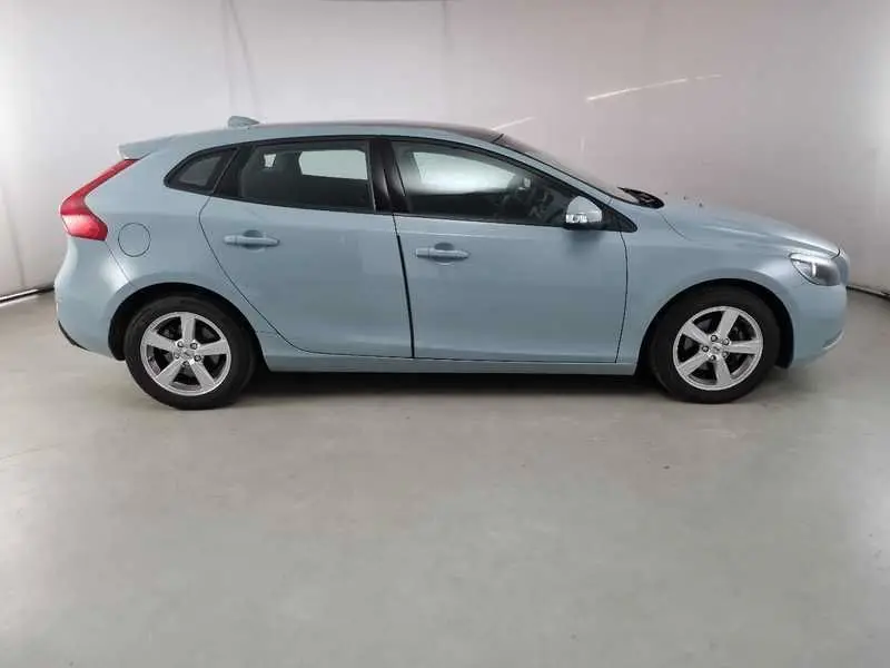 Photo 1 : Volvo V40 2019 Diesel