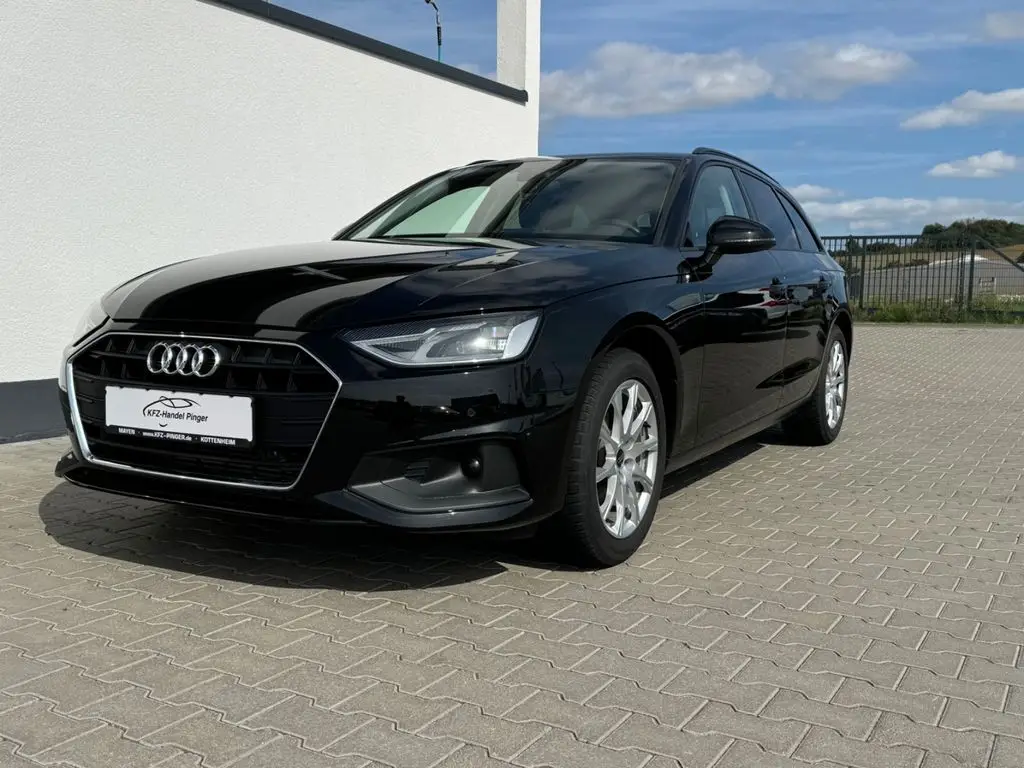 Photo 1 : Audi A4 2022 Petrol