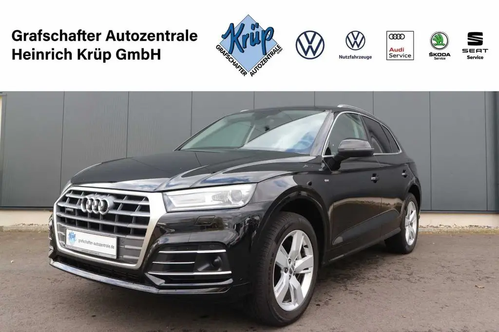 Photo 1 : Audi Q5 2020 Hybride