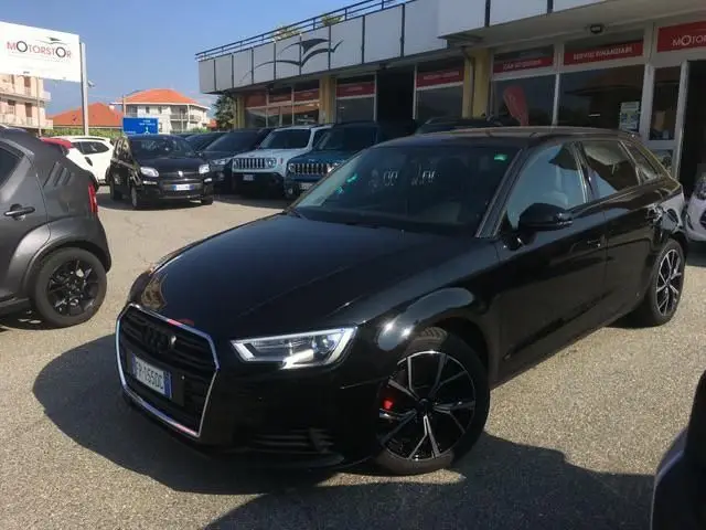 Photo 1 : Audi A3 2018 Diesel