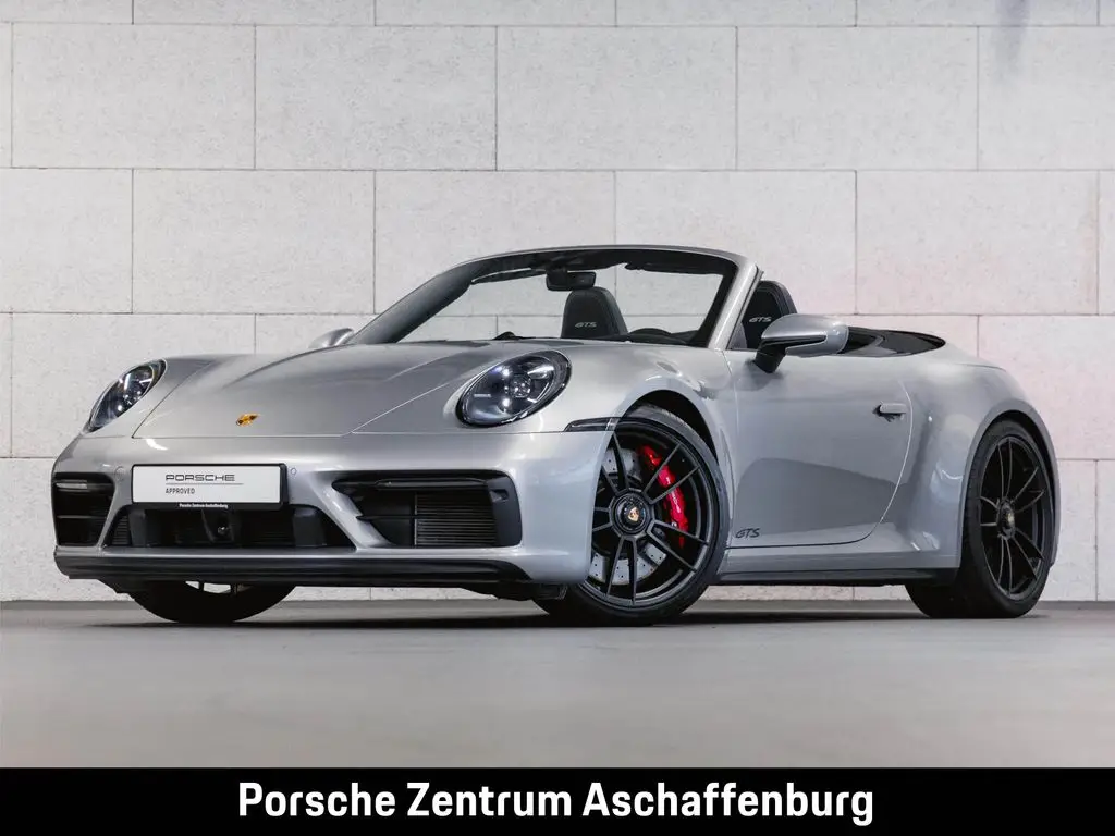 Photo 1 : Porsche 992 2023 Essence