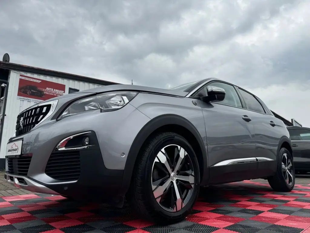 Photo 1 : Peugeot 3008 2018 Essence