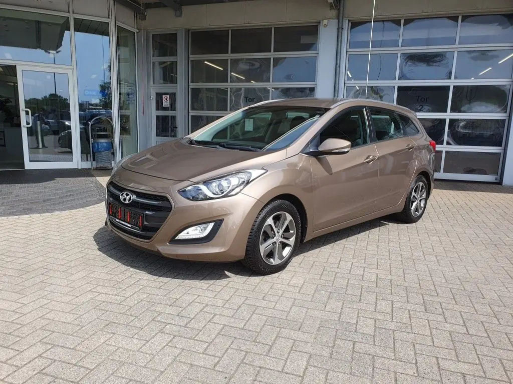 Photo 1 : Hyundai I30 2015 Petrol