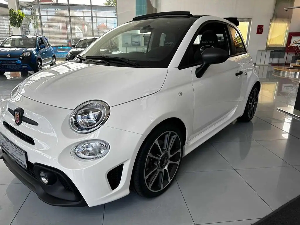 Photo 1 : Abarth 595 2024 Petrol