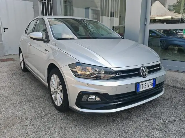 Photo 1 : Volkswagen Polo 2018 Petrol