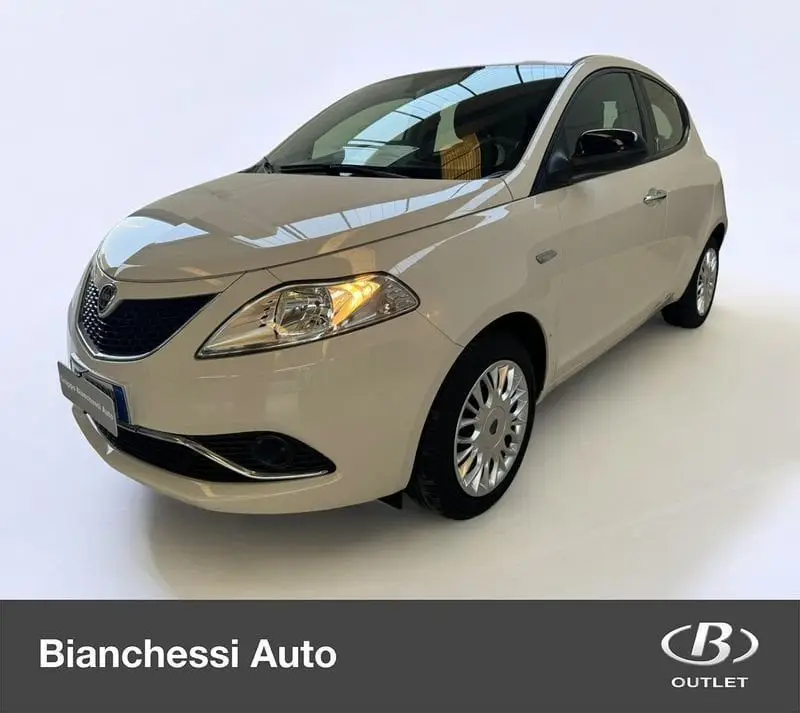 Photo 1 : Lancia Ypsilon 2017 Essence