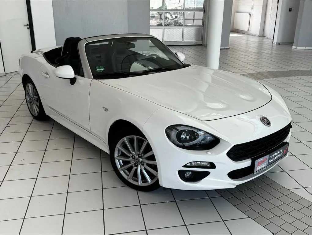 Photo 1 : Fiat 124 Spider 2017 Essence