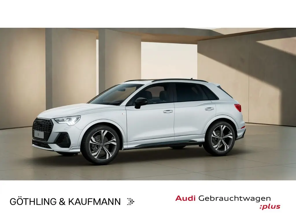 Photo 1 : Audi Q3 2023 Petrol