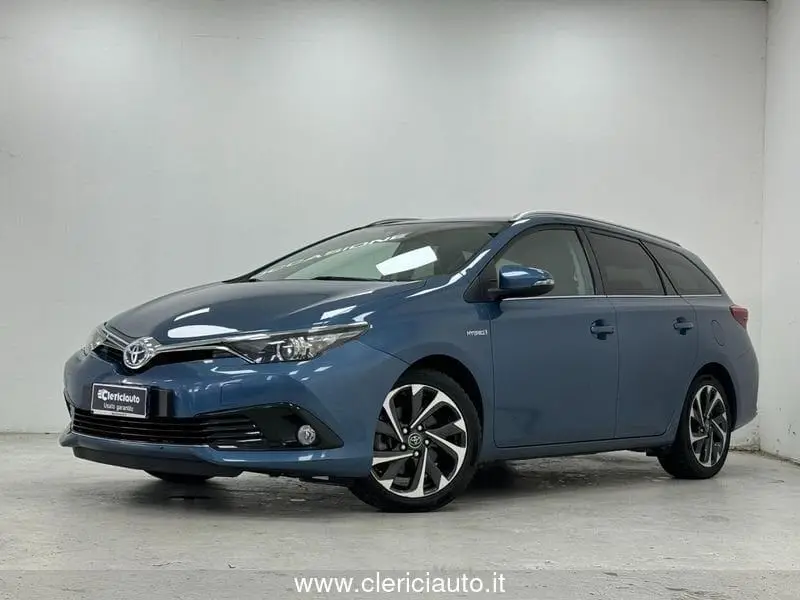 Photo 1 : Toyota Auris 2015 Hybrid