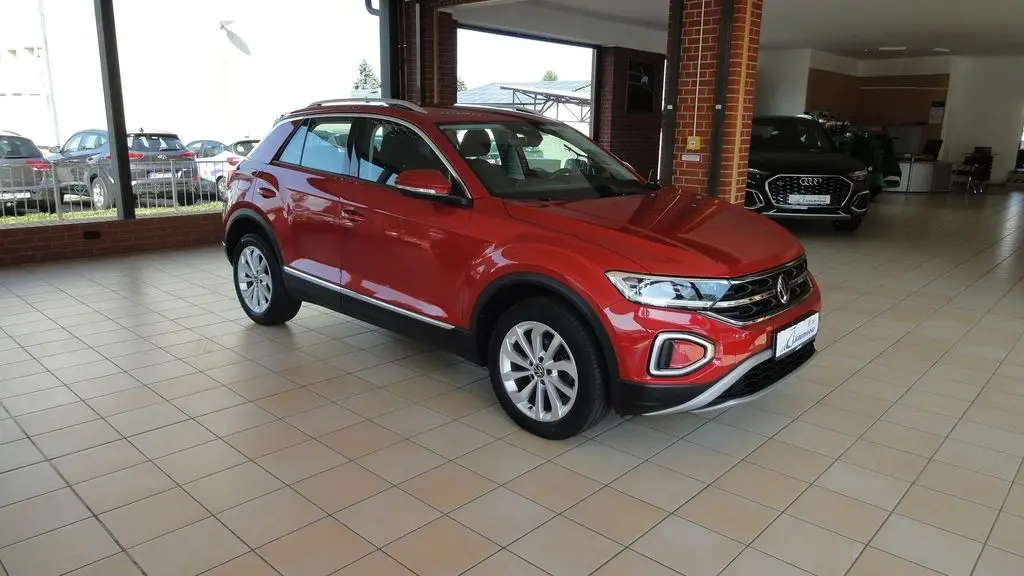 Photo 1 : Volkswagen T-roc 2022 Essence