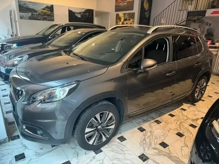 Photo 1 : Peugeot 2008 2018 Petrol