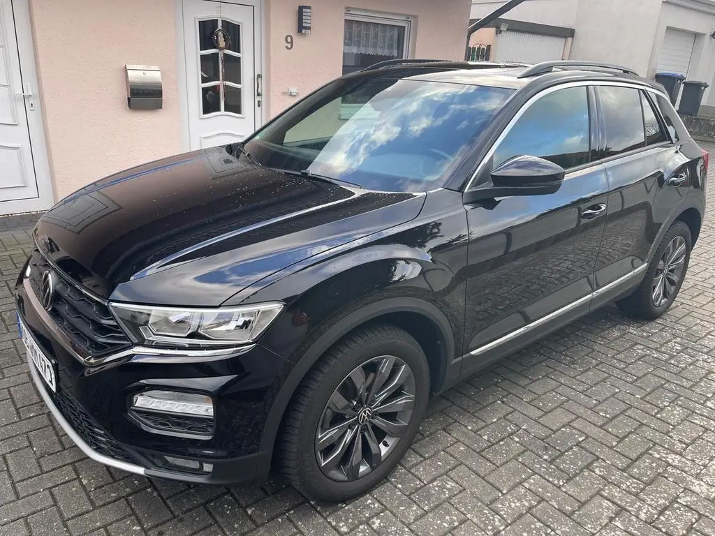 Photo 1 : Volkswagen T-roc 2022 Essence