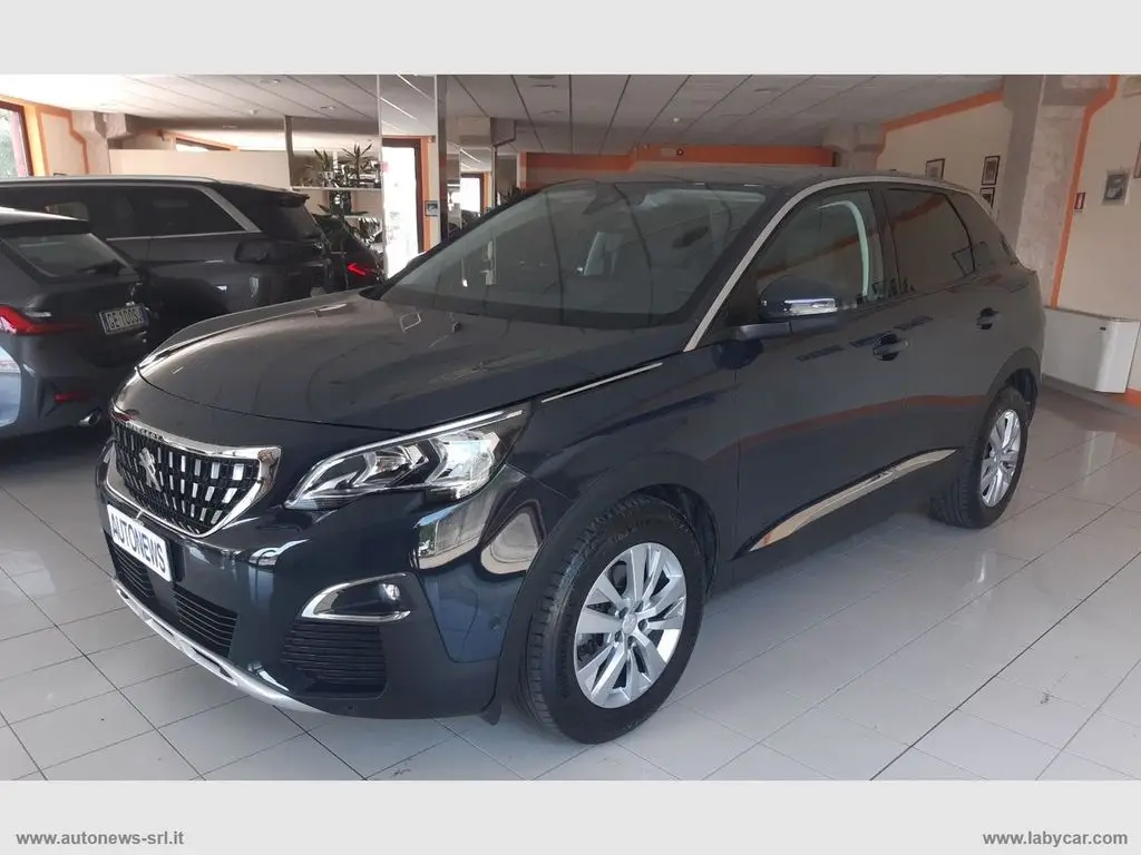 Photo 1 : Peugeot 3008 2020 Petrol