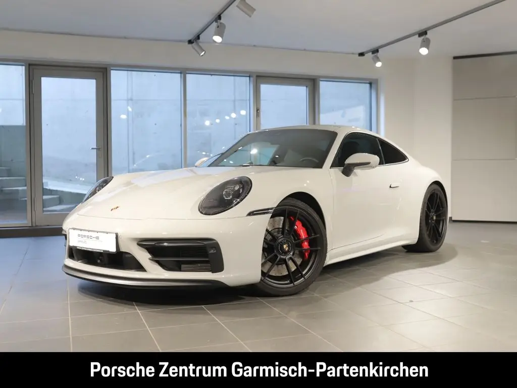 Photo 1 : Porsche 992 2023 Essence