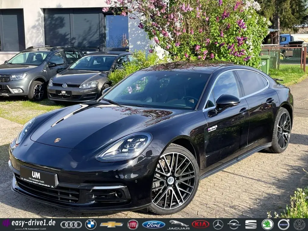 Photo 1 : Porsche Panamera 2017 Essence