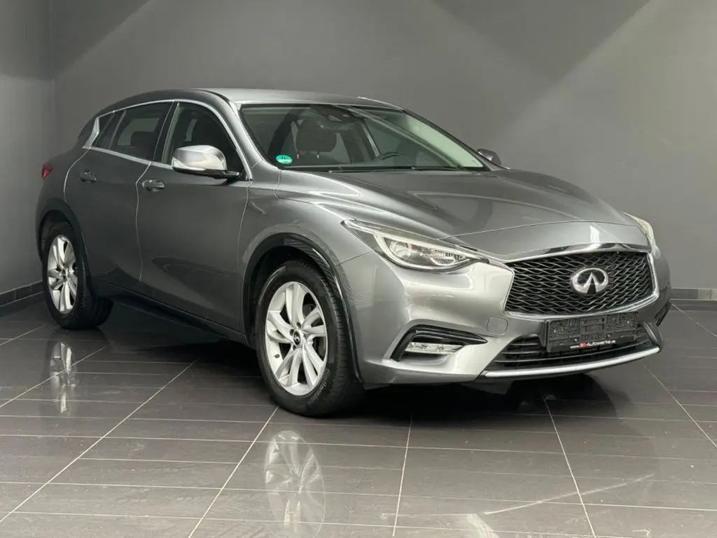 Photo 1 : Infiniti Q30 2018 Diesel