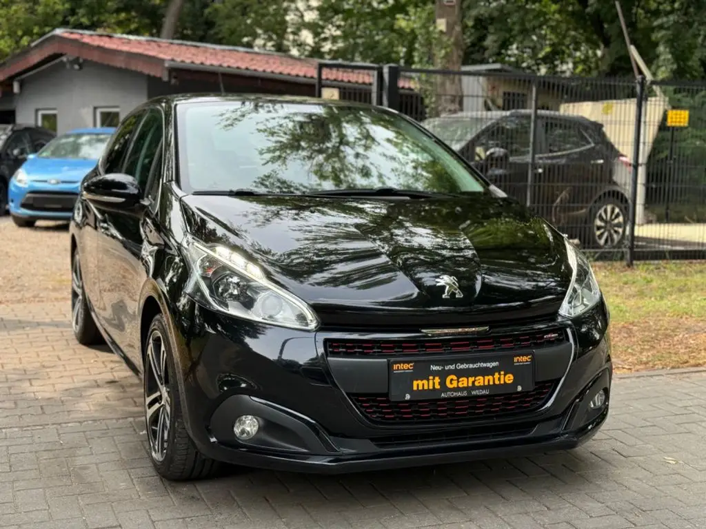 Photo 1 : Peugeot 208 2018 Petrol