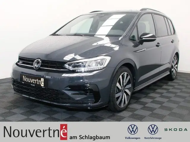 Photo 1 : Volkswagen Touran 2023 Essence