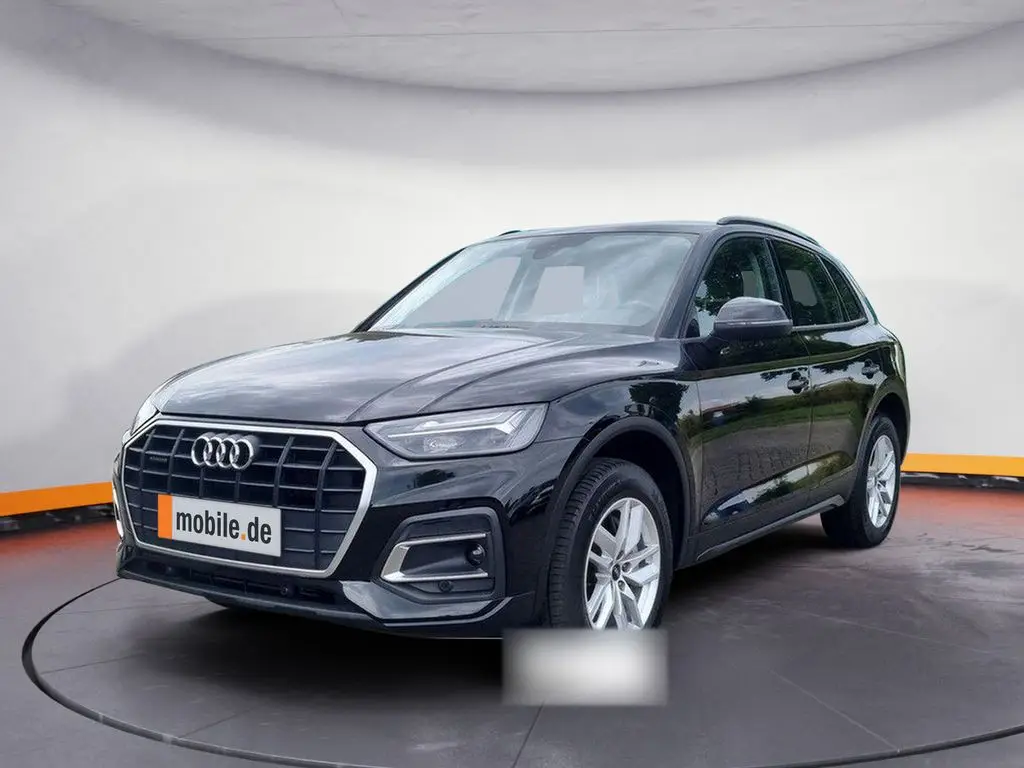 Photo 1 : Audi Q5 2022 Hybrid