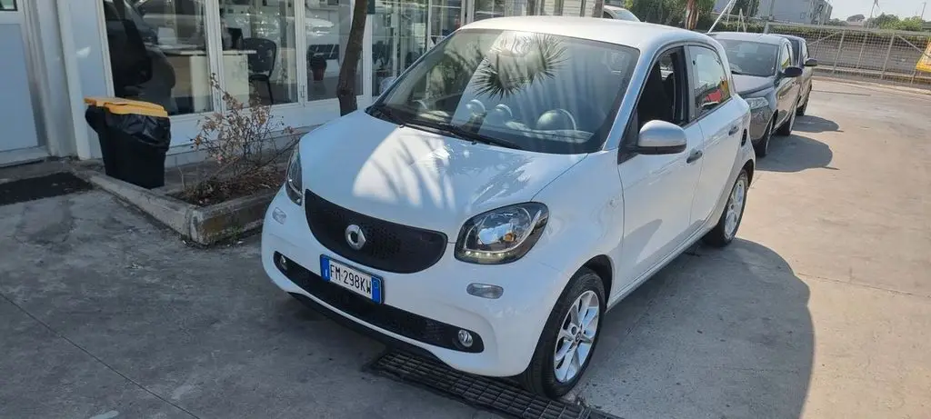 Photo 1 : Smart Forfour 2018 Petrol