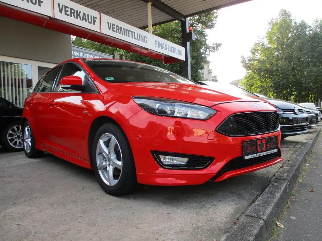 Photo 1 : Ford Focus 2018 Petrol