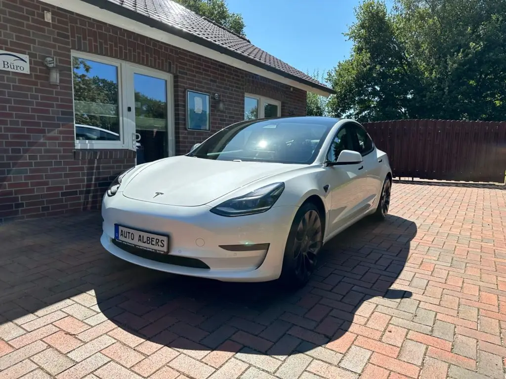 Photo 1 : Tesla Model 3 2021 Non renseigné