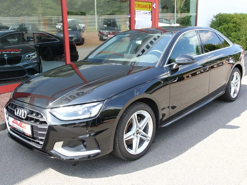 Photo 1 : Audi A4 2023 Petrol