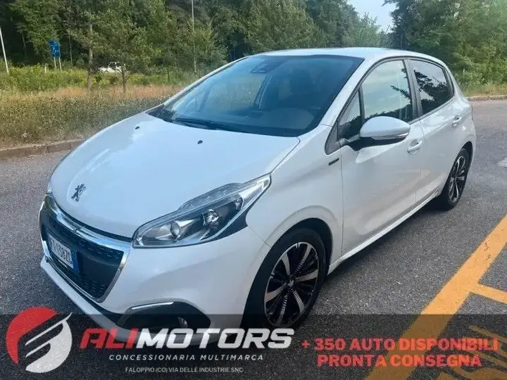 Photo 1 : Peugeot 208 2019 Essence