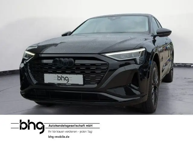 Photo 1 : Audi Q8 2023 Not specified