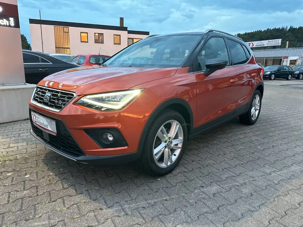 Photo 1 : Seat Arona 2018 Petrol