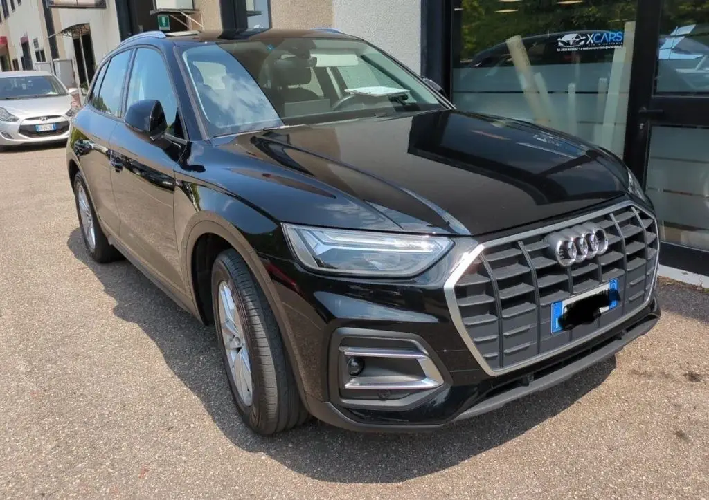 Photo 1 : Audi Q5 2022 Hybrid