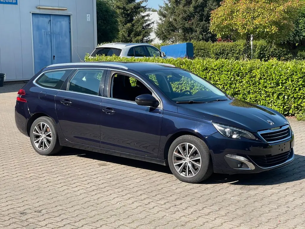 Photo 1 : Peugeot 308 2016 Petrol