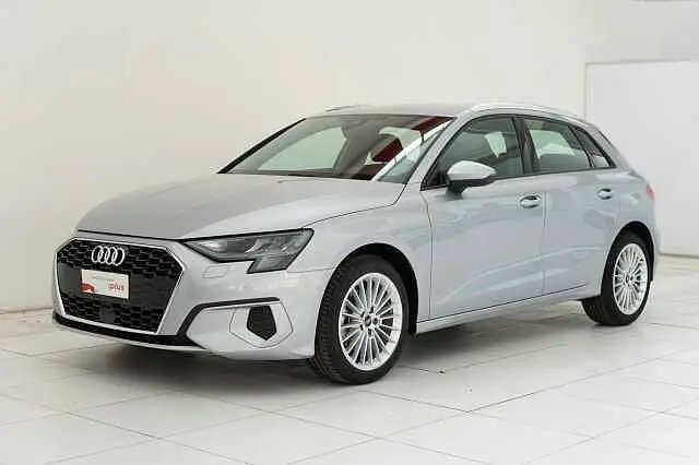 Photo 1 : Audi A3 2022 Essence