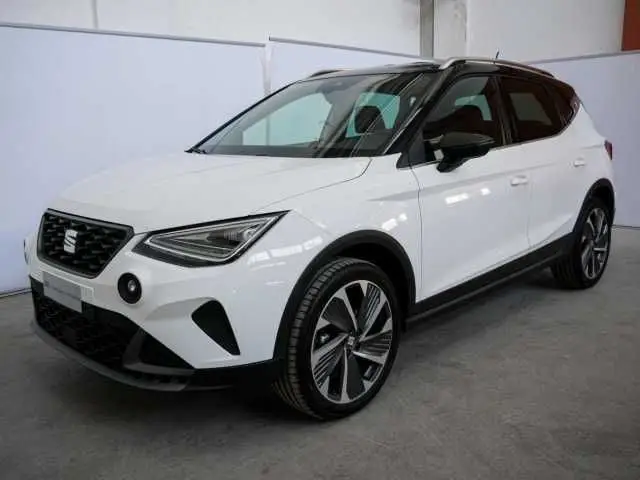 Photo 1 : Seat Arona 2023 Essence