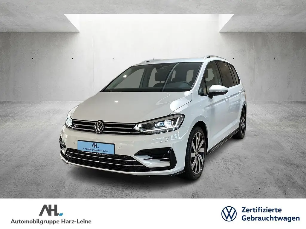 Photo 1 : Volkswagen Touran 2024 Essence