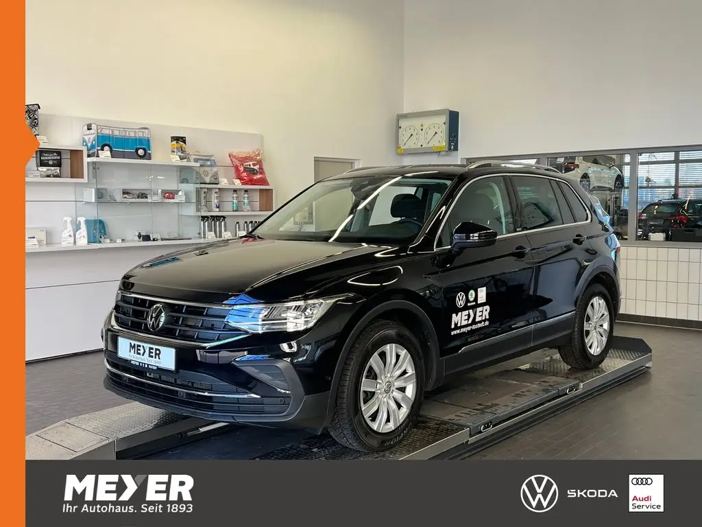 Photo 1 : Volkswagen Tiguan 2023 Petrol