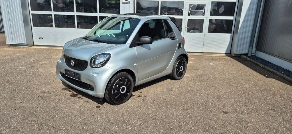 Photo 1 : Smart Fortwo 2019 Petrol