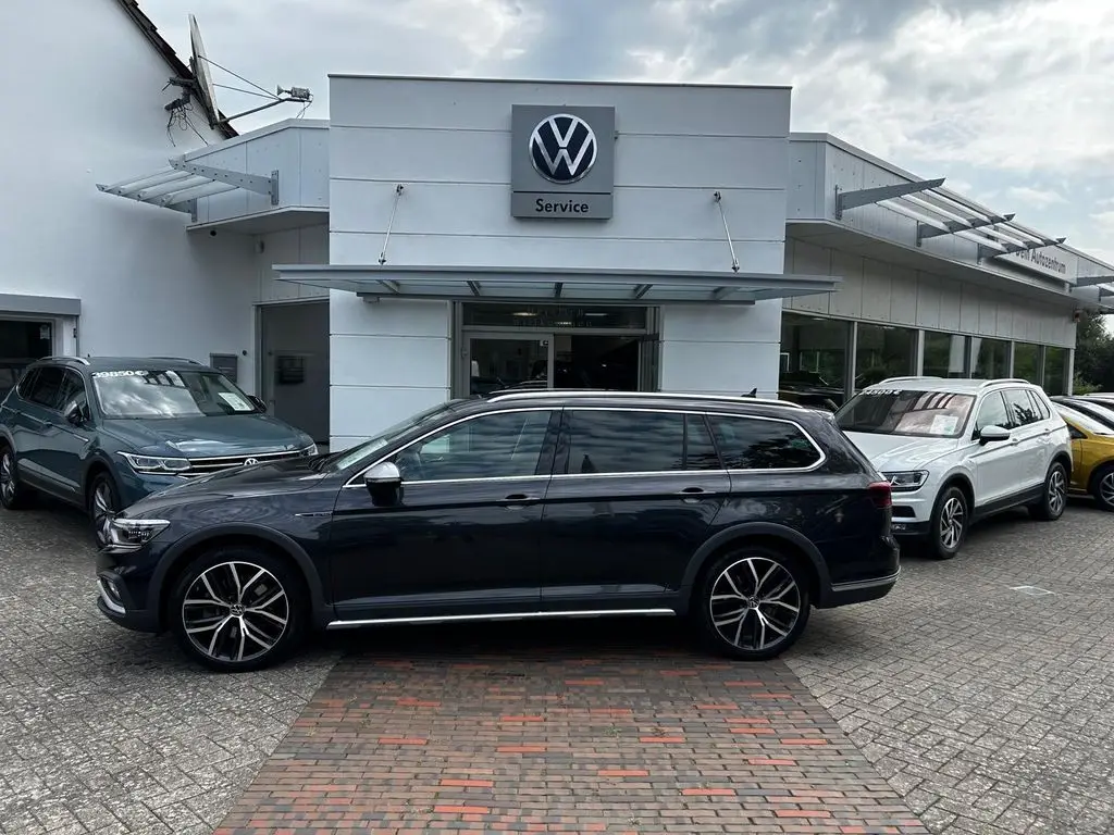 Photo 1 : Volkswagen Passat 2021 Petrol