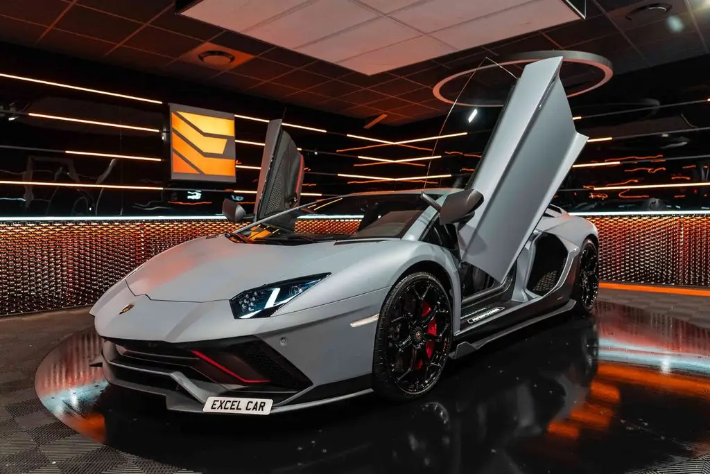 Photo 1 : Lamborghini Aventador 2022 Petrol