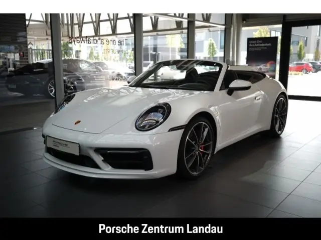 Photo 1 : Porsche 992 2022 Petrol