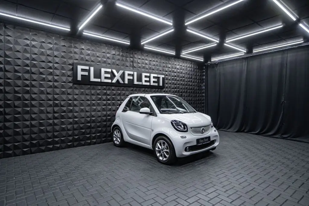 Photo 1 : Smart Fortwo 2016 Petrol