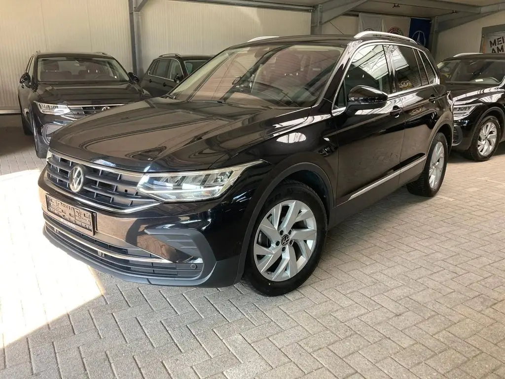 Photo 1 : Volkswagen Tiguan 2023 Petrol