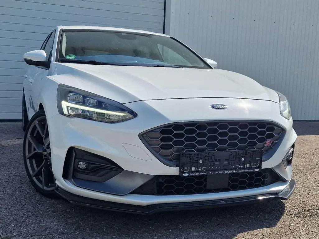 Photo 1 : Ford Focus 2019 Petrol