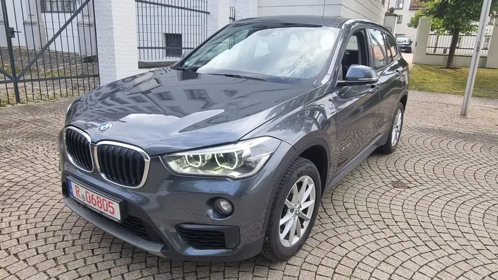 Photo 1 : Bmw X1 2017 Petrol