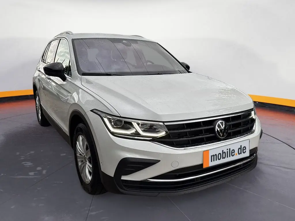 Photo 1 : Volkswagen Tiguan 2023 Essence