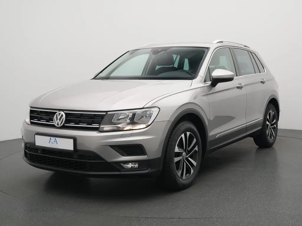 Photo 1 : Volkswagen Tiguan 2020 Essence