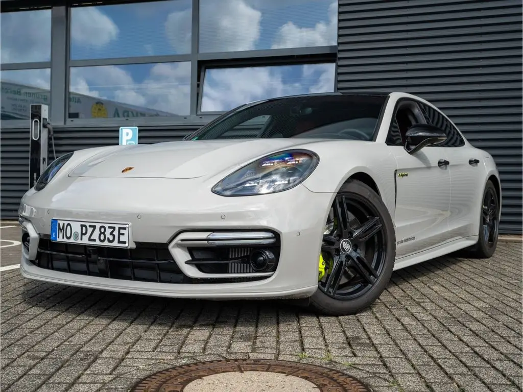 Photo 1 : Porsche Panamera 2024 Hybride