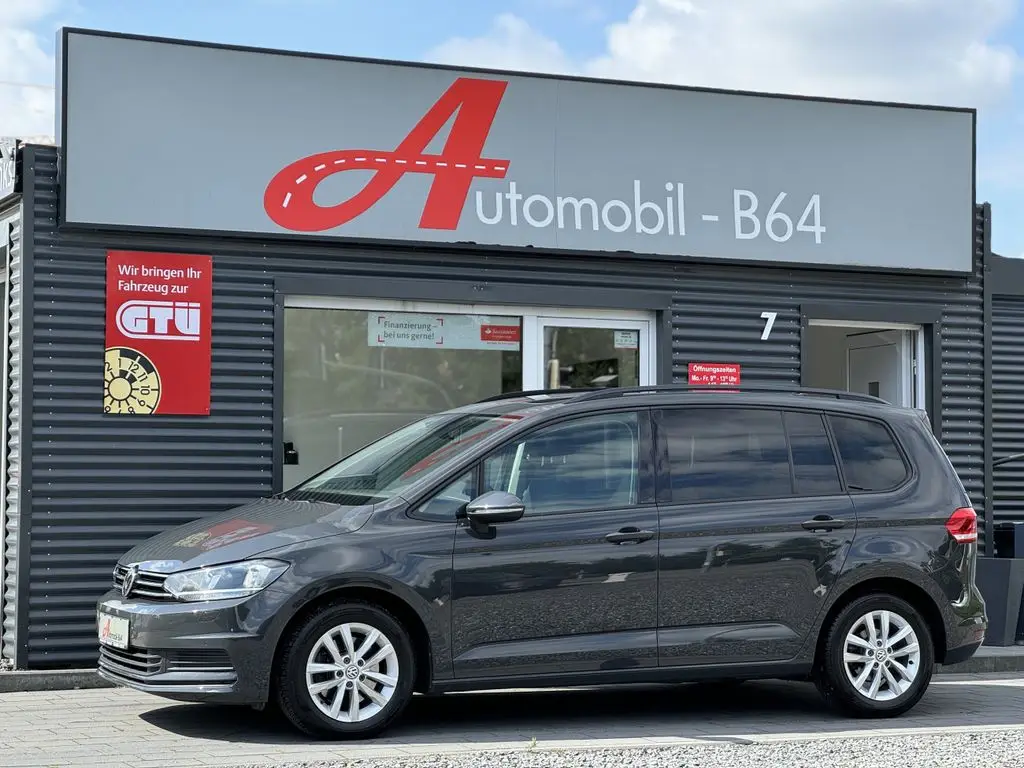 Photo 1 : Volkswagen Touran 2016 Petrol