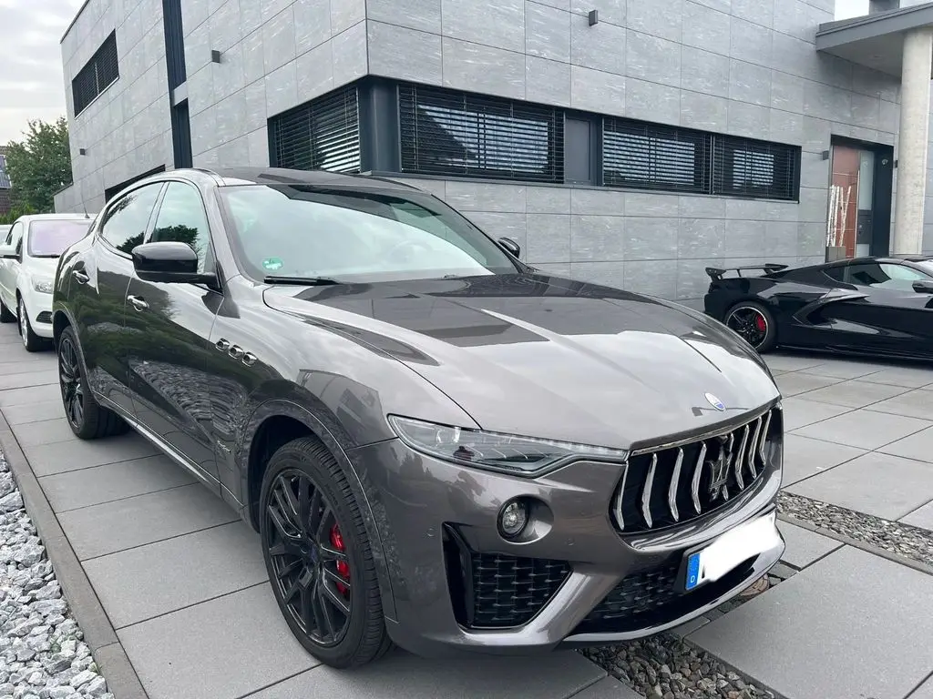 Photo 1 : Maserati Levante 2019 Essence