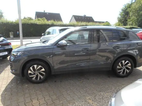 Photo 1 : Volkswagen Tiguan 2024 Essence